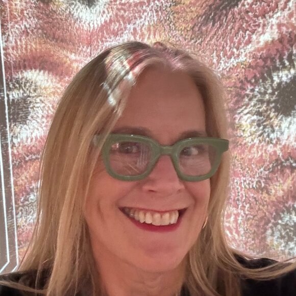 Meet your Posher, Lucy - Picture 1 of 1